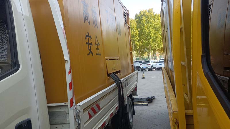 尖扎如何判断柴油发电机组和UPS电源的切换时间是否符合要求？