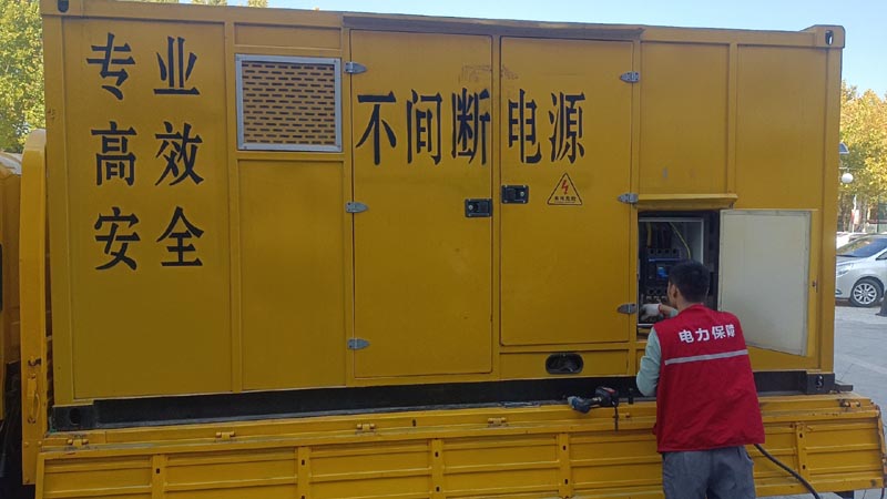 尖扎柴油发电机组和UPS电源配合使用时，如何避免切换过程中的电力中断？